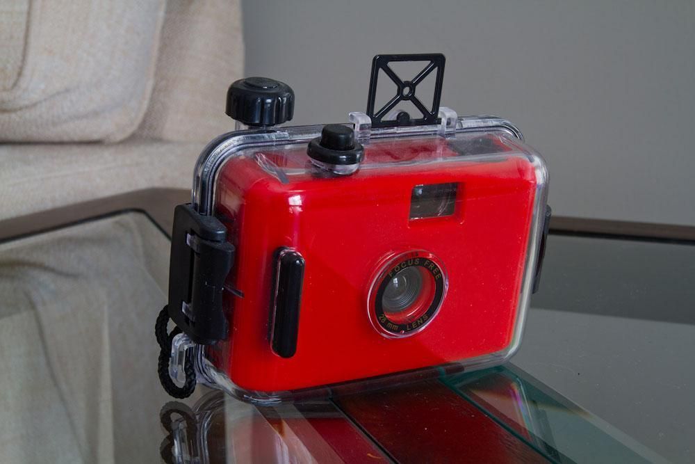 Lomo Red Holga 35mm Underwater Camera - 1